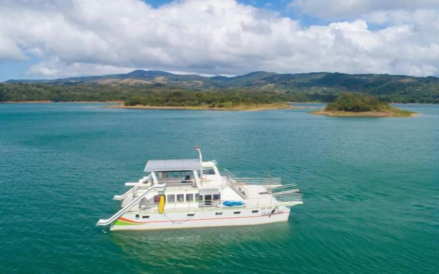 Lake Gardens Arenal Villas