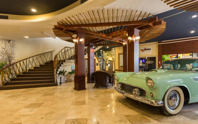 thunderbird beach hotel