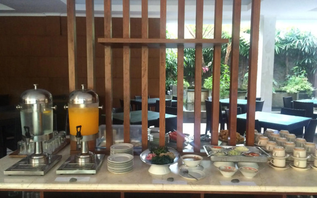 Surya Kencana Seaside Hotel