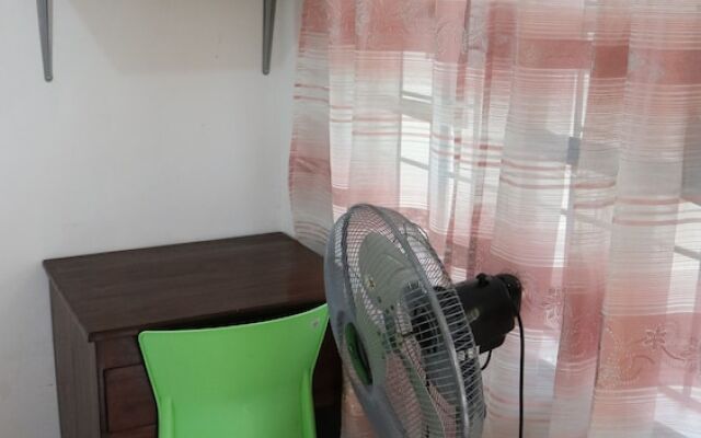 Charm Guest House - Hostel