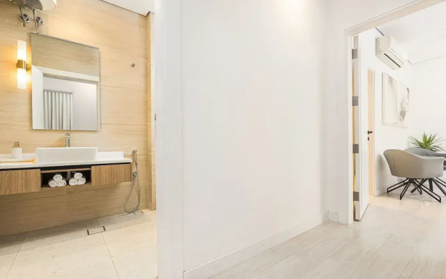 Spacious & Luxurious Flat in Almughrizat