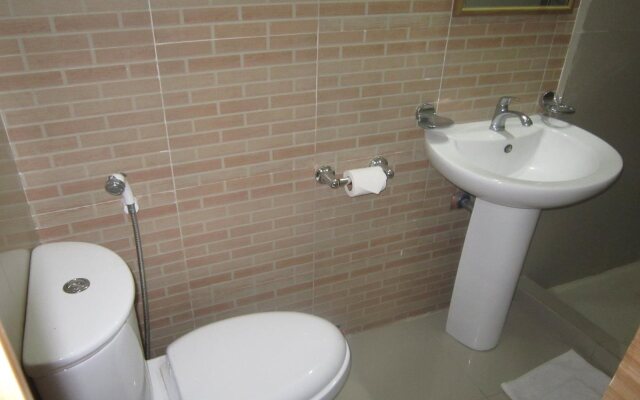 Plaza Maria Luisa Suites Inn