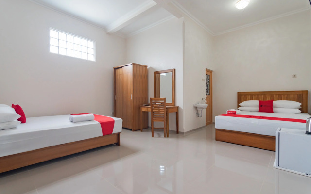 RedDoorz Syariah Plus @ Perintis Guesthouse Tasikmalaya