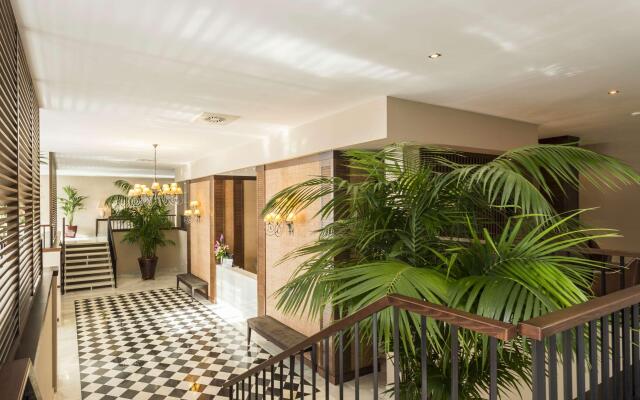 The Rock Hotel