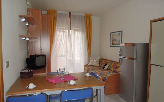 "sea-front Studio in an Excellent Position"