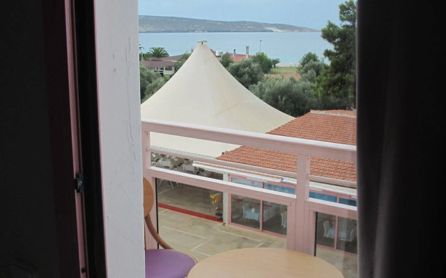 Hanedan Beach Hotel