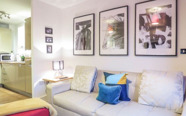 Tudors eSuites City Center Apartment