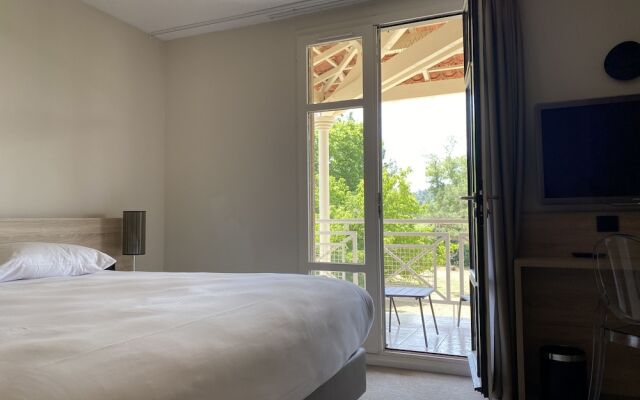 Logis Hostellerie Domaine De La Reynaude