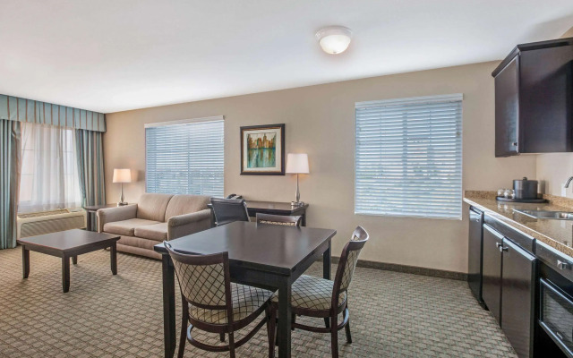 La Quinta Inn & Suites by Wyndham Paso Robles