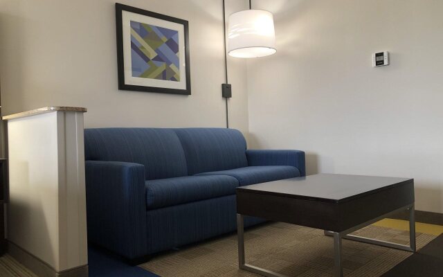 Holiday Inn Express and Suites Newton by IHG