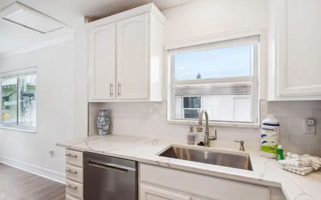 Beach Livin 3 - 3 Bedroom Upstairs