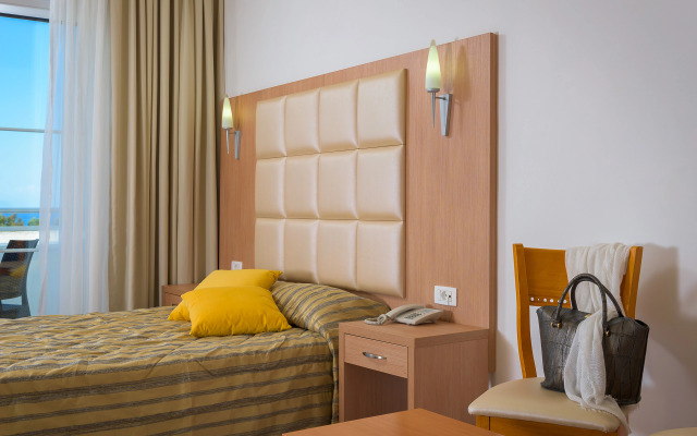 Memphis Beach Hotel