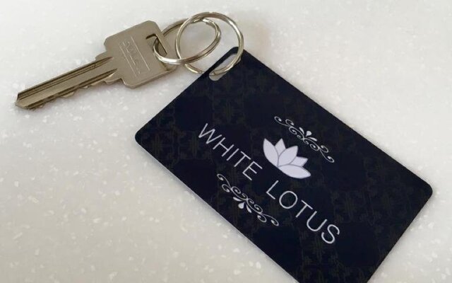 Hotel White Lotus