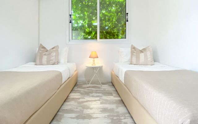 Phaedrus Living: Seaview Luxury Flat Athina Grenada