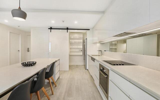 Elouera Tower Beachfront Apartments