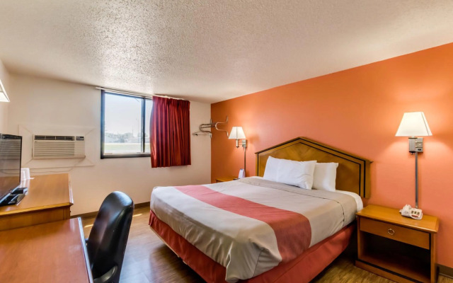 Motel 6 Albert Lea, MN