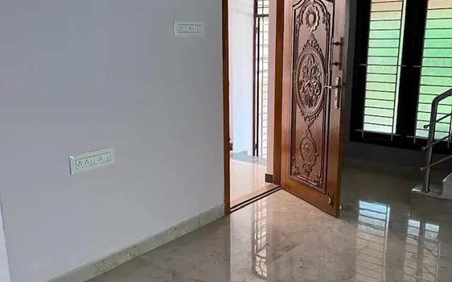 Eswari Lodge
