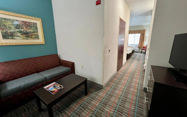 Quality Inn & Suites, Near University