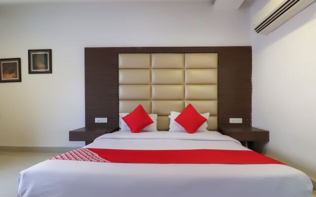 Oyo 60162 City Club And Hotels