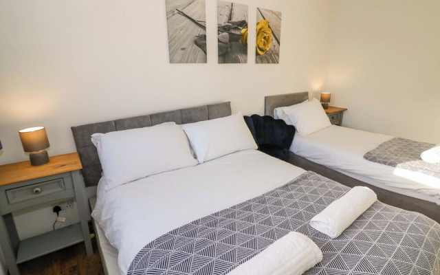7 Waverton Mews