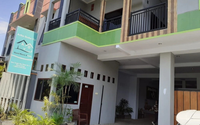 Artha Graha Vip by OYO Rooms