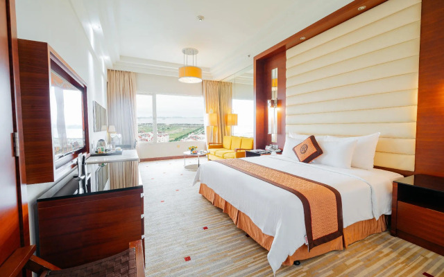 Royal Halong Hotel
