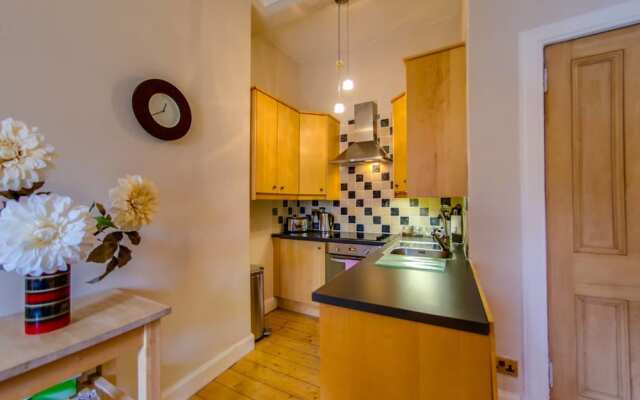 Fabulous Ground-floor 3-bedroom Near Old Town