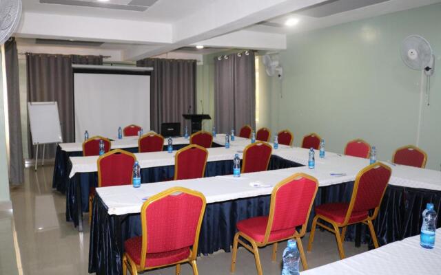 Raygreen Hotel