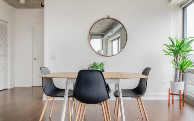 Chicago | Premiere 2BD/2BA South Loop Apartment