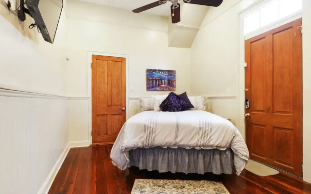 4 Bedroom 5 beds - 2030