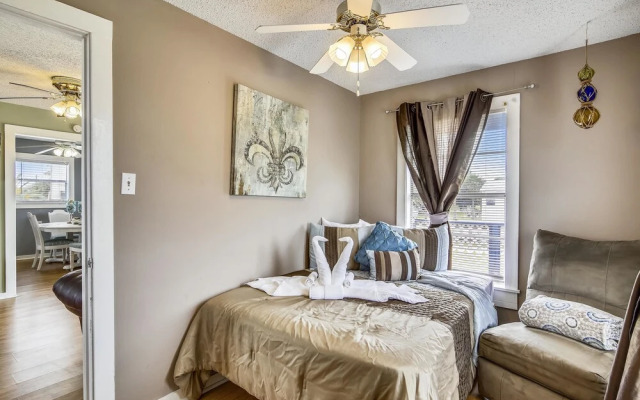 Surf N Swim - 2 Br Home