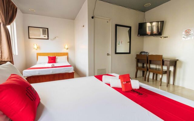 Getz Hotel by RedDoorz