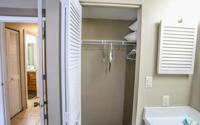 Estero Yacht & Racquet 310