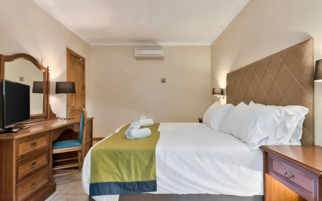 Villa Sardinella-5 Bedroom Villa With Private Pool