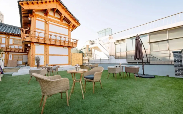 Daegu West Gate Hanok Guesthouse