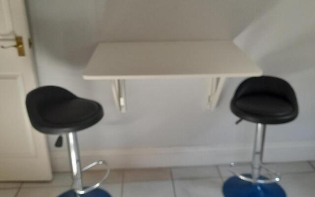 Cosy Apartment Close to Tunnels Beaches