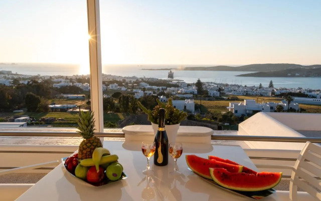 Panos Luxury Suite
