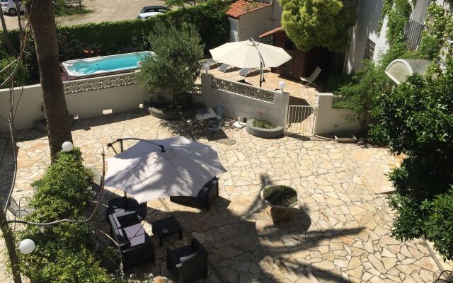 Les Elmes - Hôtel, Spa & Plage Privée