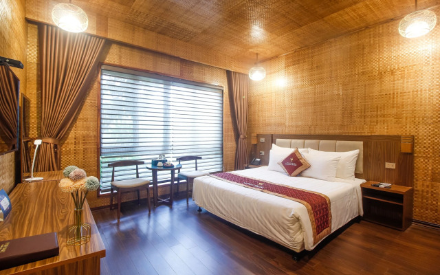 Thung Nham Hotel & Resort