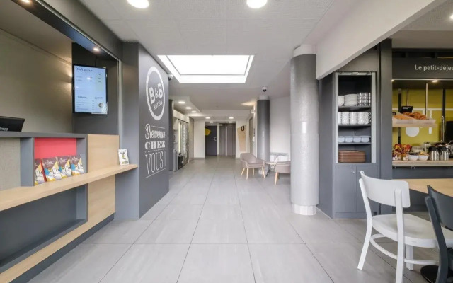 B&B HOTEL Calais Centre Saint-Pierre