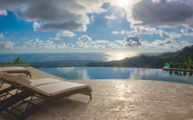 Golden Pineapple Villas
