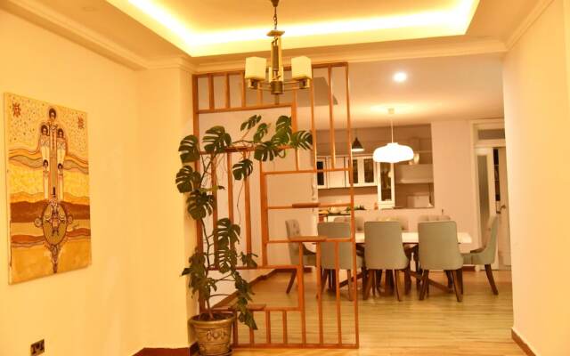 5 Bedroom Exquisite Villa in Top-view Area