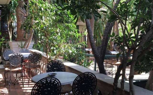 Tithora Athens Hostel