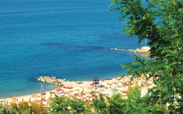 Stunning Apartment in Pesaro With Wifi and 2 Bedrooms