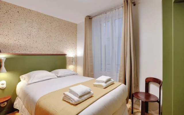 Chic Studio for 2 People - Republique