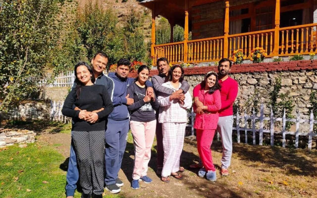 8fold by Larisa, Jibhi