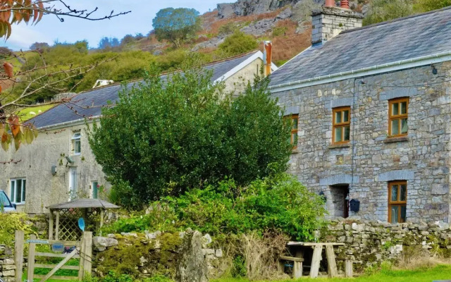 Sleeping Giant Bunkhouse