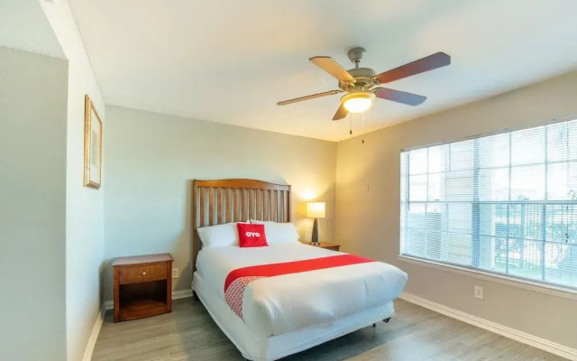 OYO Apartments at Eden Pointe