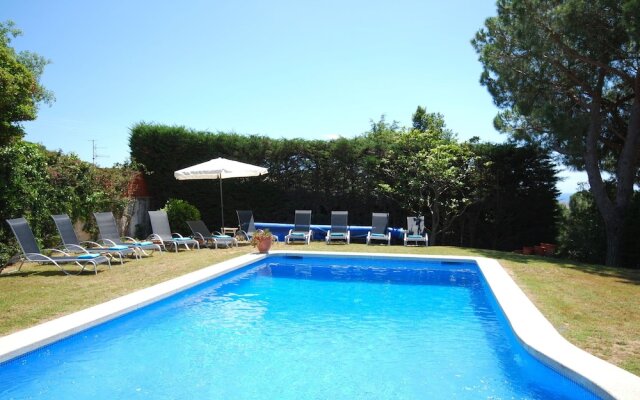 Magnificent Villa in Calonge With Terrace
