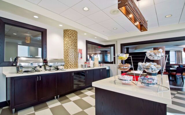 Hampton Inn & Suites Columbus-Downtown